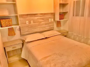 Casa d'Aroeira Residencial Boutique - Centro de Juqueí - Perto de Tudo - 2 quadras do Mar - Serviço de Praia - Roupa de Cama 600 fios algodão Egípcio - Tudo Novo - Estacionamento Interno - Cozinha - Consulte unidades com Ofurô Hidro e Cromoterapia - Zimmer