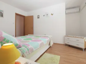 House 1716 - Room