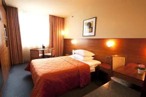 Park, Hotel & Entertainment - Zimmer