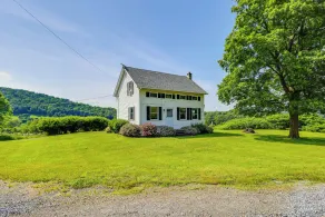 4 Mi to Dtwn Granville: Family Home w/ Deck! - Interiør