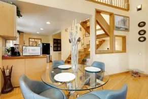 Private Deck & City Views! Spacious Cincinnati Apt - Innvendig