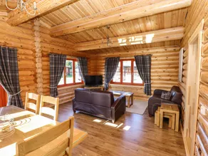 Pine Lodge - Interior