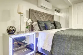 Walkable Elmont Studio: 19 Mi to New York City! - Interior