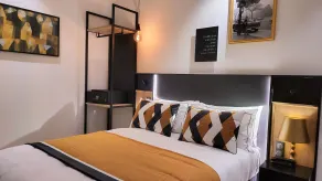 Star Champs-Élysées - Chambre