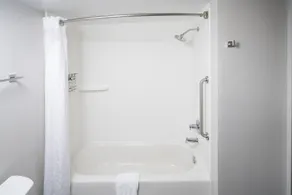 Holiday Inn Express and Suites Atlanta-Johns Creek by IHG - Salle de bain
