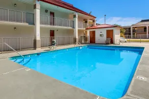 Red Roof Inn Fayetteville I-95 - Piscine