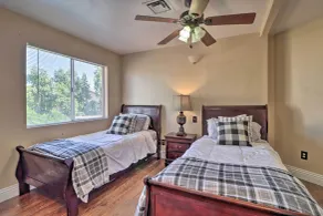 Lavish Family Escape w/ Game Room in Avondale! - Parte interna
