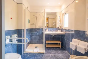 Kriss Internazionale Hotel - Bathroom