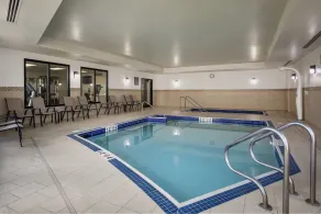 Courtyard by Marriott Edmonton West - Piscine