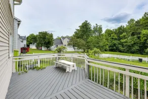 Easy Transit to DC! Family Home w/ Fenced Yard - Interiør