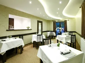 Garni Hotel Vozarev - Restaurant