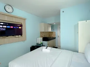 Minimalist Studio Grand Sentraland Karawang Apartment By Travelio - Room