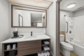 Red Roof Inn Sanford - Bathroom