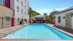 Candlewood Suites San Antonio Downtown by IHG - Piscine