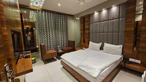 HOTEL PUSHPA INN - Zimmer