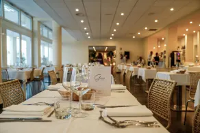 19 Summer Suites - Restaurant
