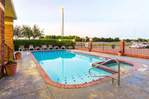 Quality Suites Lubbock Southwest - Piscine