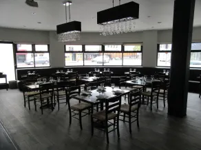 Ramada by Wyndham Los Angeles/Wilshire Center - Restaurant