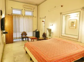 Tara Niwas - Room