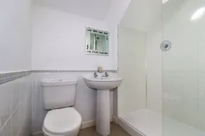 Trevarthian Farm - Bathroom