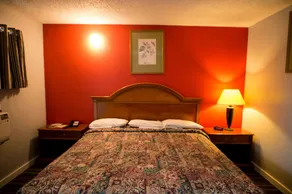 Scottish Inn and Suites - Bensalem-Philadelphia - Room