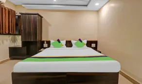Treebo Surya Yatri Niwas - Room