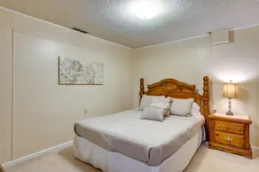 Roomy Martinsville Vacation Rental w/ Private Deck - Innenbereich