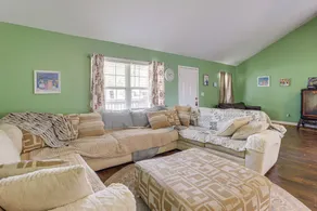 Pets Welcome! Spacious Boligee Home w/ Yard - Interior