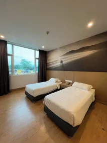 D Arc Hotel - Room