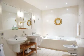 Lafarques - Bathroom