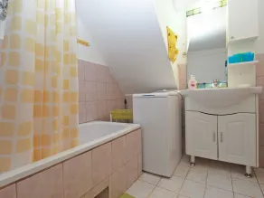 House 1716 - Bathroom
