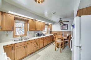 Spacious Retreat w/ Private Yard & Deck in Roscoe! - Innenbereich