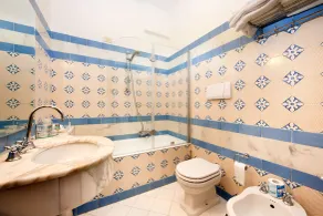 Johanna Park Hotel - Bathroom