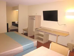 Motel 6 Bells, TN - Brownsville - Rum
