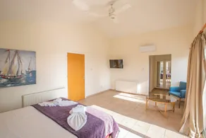 Ayia Napa Holiday Villa At26 - Værelse