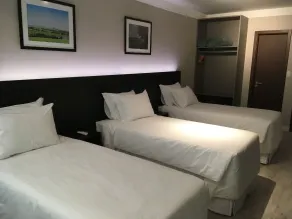 Santa Inn Hotel - Room