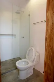 Tunido - Hostel - Bathroom