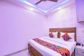 FabHotel NP International - Nehru Place Market - Rom