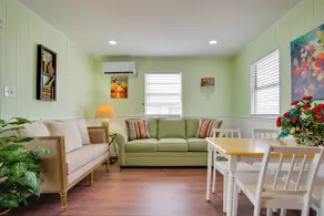 Peaceful Tiny Home Getaway Near Bowie Trade Days - Intérieur