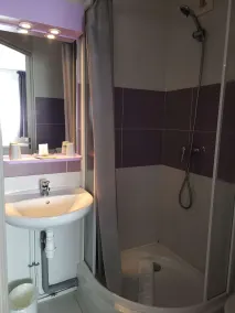 Hôtel Kyriad Arles - Salle de bain