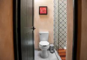 Suite Raffaello: Diseño y Comodidad en ValQuirico - Badeværelse