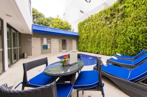 Varanasi Hotel Boutique Aeropuerto - Piscine