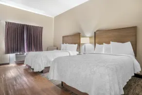Red Roof Inn PLUS & Suites Vicksburg - Room