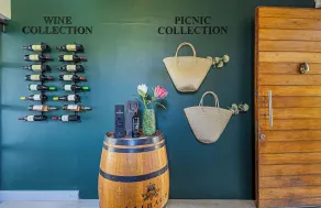 Ladybird Boutique Hotel at Kanonkop – Operated by Touch Down Africa - Resepsjon