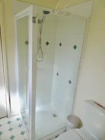 Beachwalk Cottage - Badezimmer