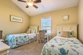 Gulf Breeze Getaway - 8 Mi to Pensacola Beach - Room