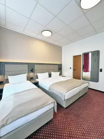 Hotel Lumen am Hauptbahnhof - Room