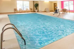 Baymont by Wyndham Waukesha - Piscine