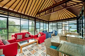 Dedanau Hotel - Lobby sitting area