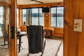 Lakefront Getaway w/ Fire Pit in Akron - Interiør